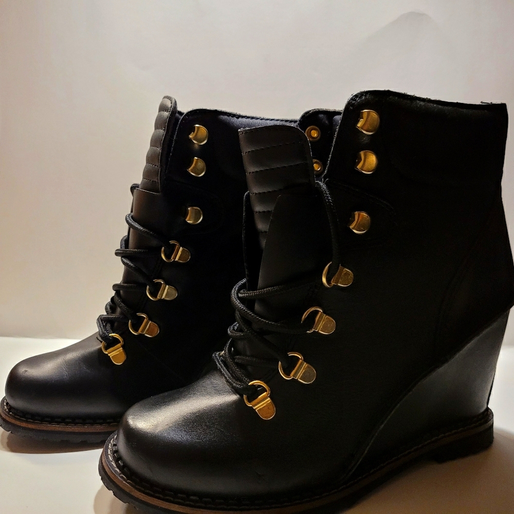 Black wedge hikers 100% leather